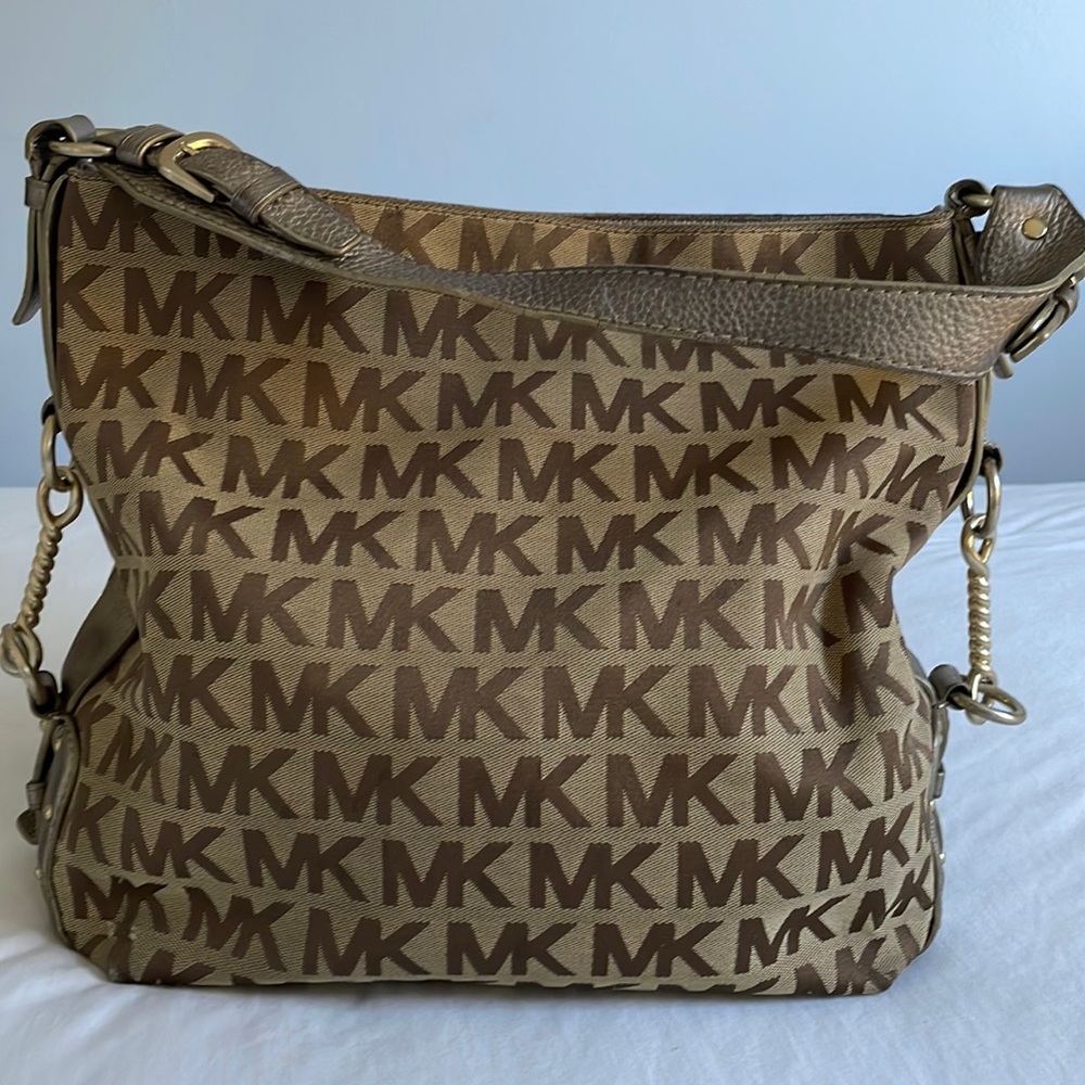 Michael kors signature hobo bag